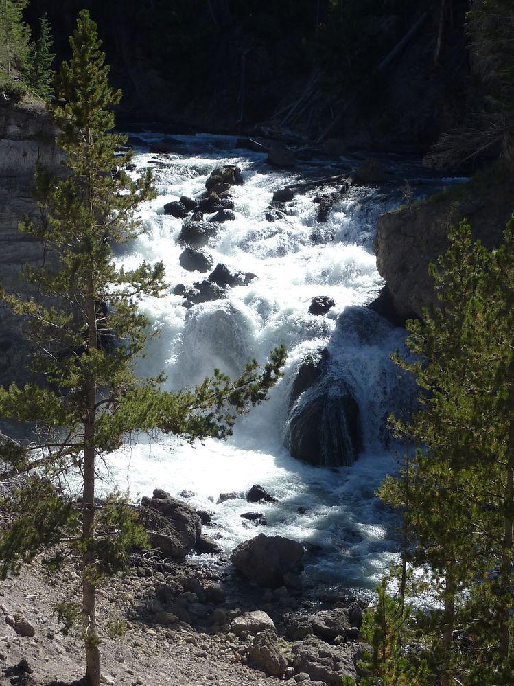 Firehole fall (2).JPG